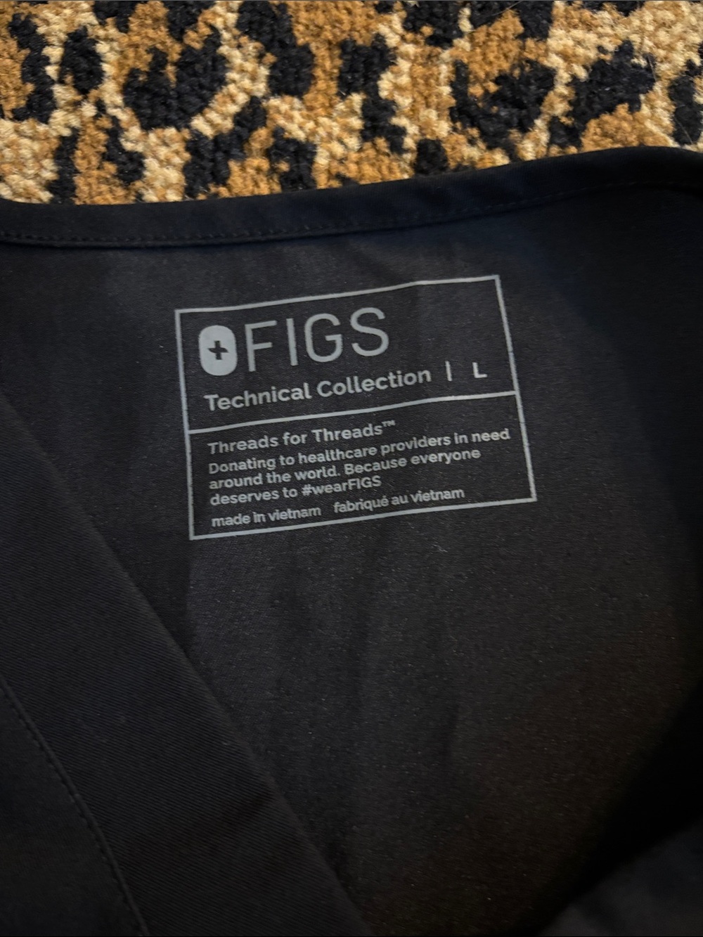 FIGS Scrub Top - Picture 4 of 7
